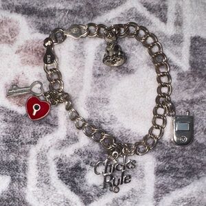 Sterling Silver Vintage SU charm bracelet made in Italy
